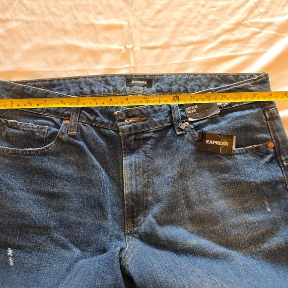 New with Tags Express Distressed Jeans Size 14 Regular Cut Hemm Mid RIse - Picture 8 of 10